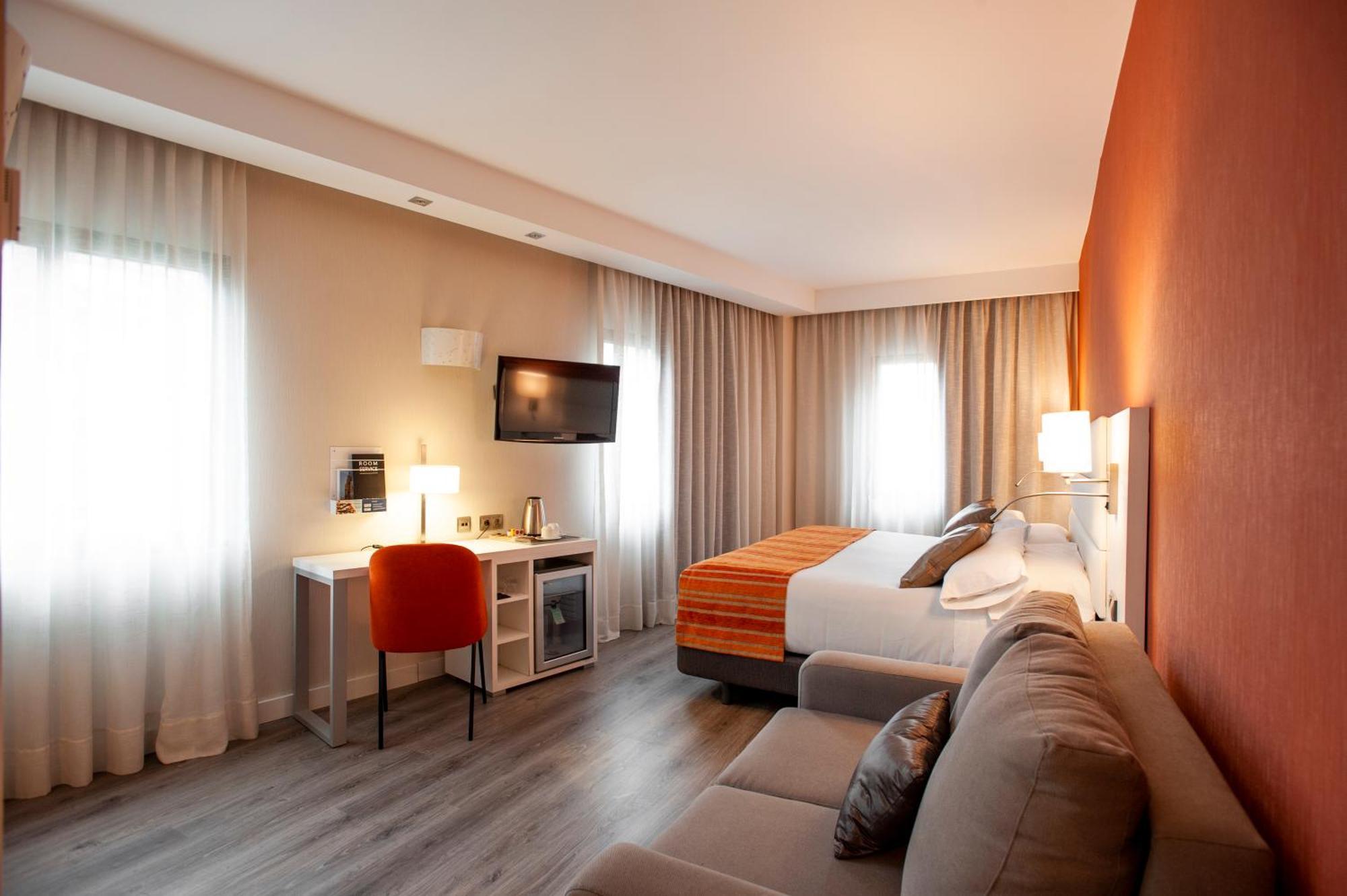Catalonia Conde De Floridablanca Hotel Мурсия Стая снимка